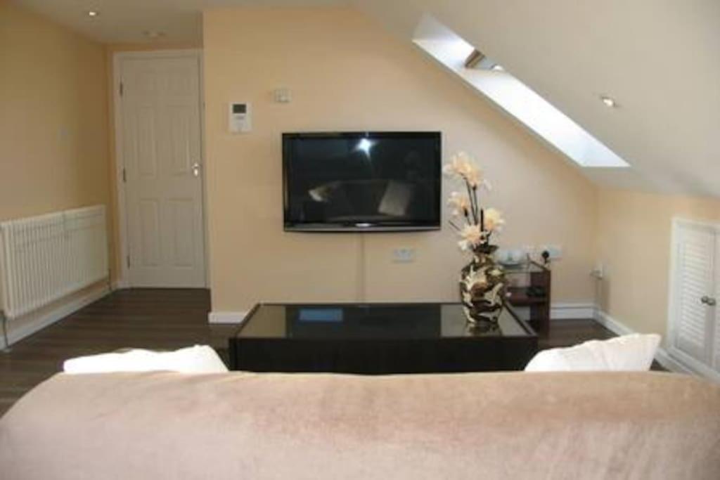 Modern Cosy Private Studio, Wifi, Ip-Tv, Must See Romford Exterior foto
